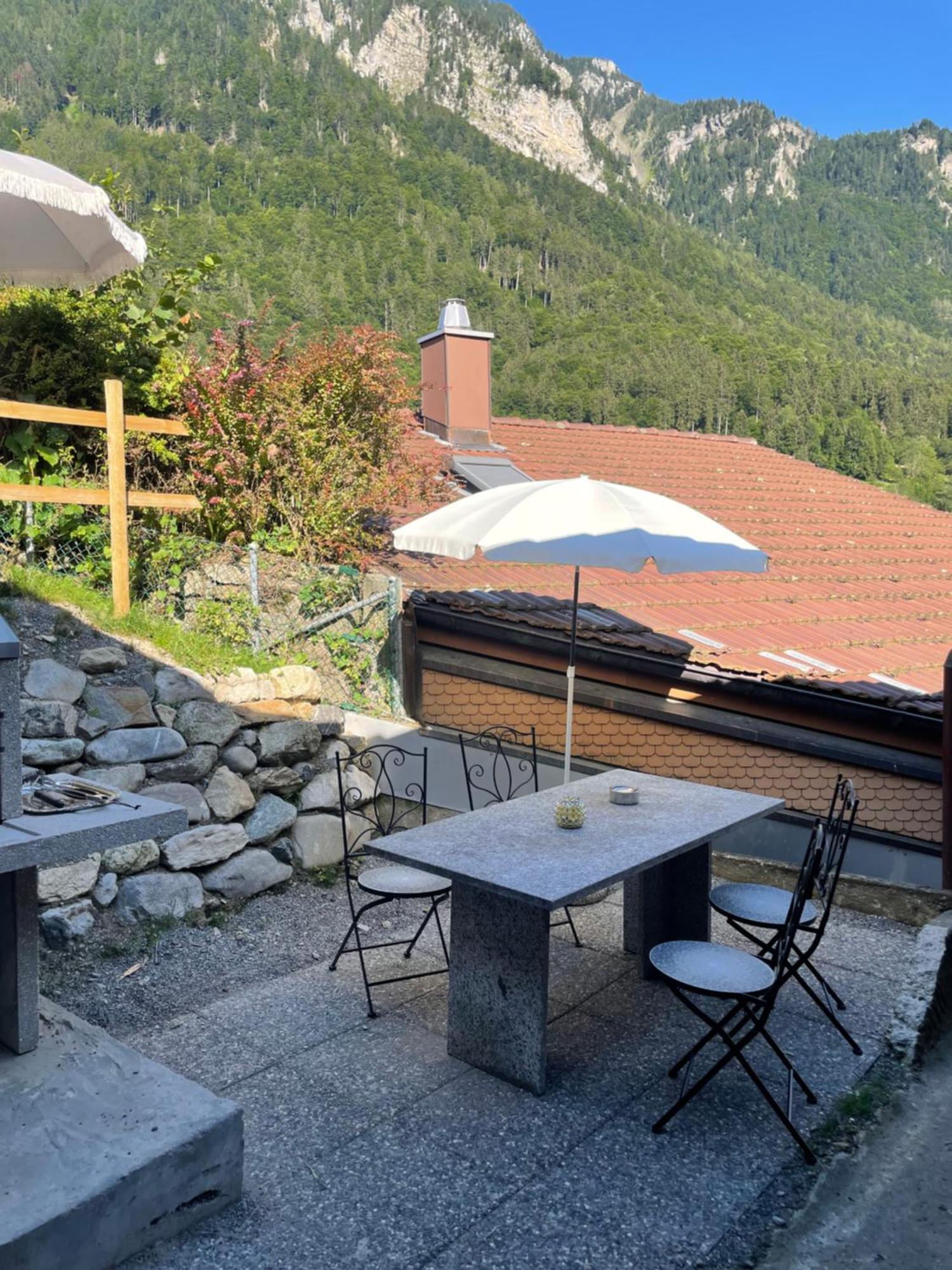 Charming Alpine Retreat By Apartments Capricorn Gsteigwiler Esterno foto