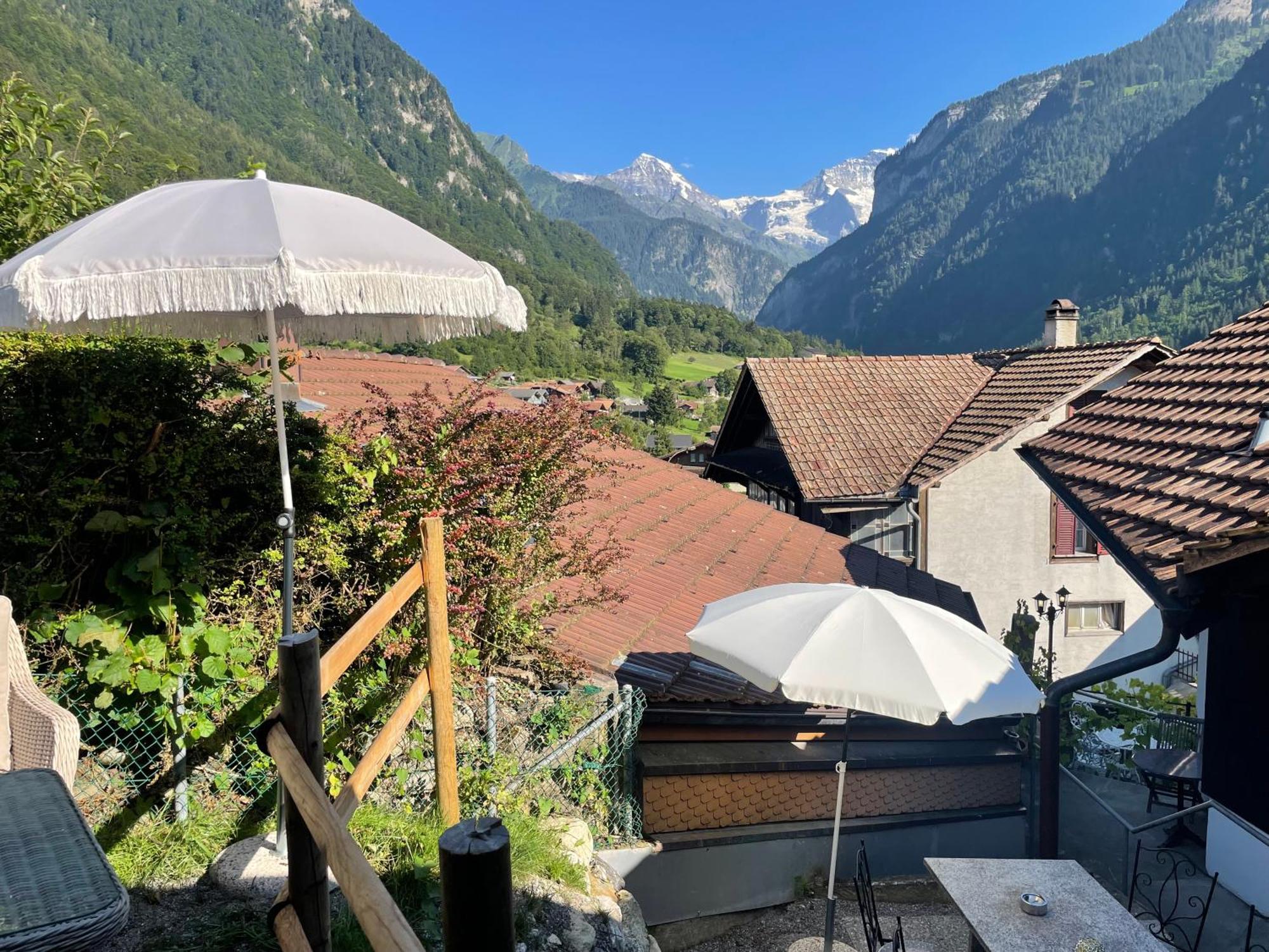 Charming Alpine Retreat By Apartments Capricorn Gsteigwiler Esterno foto